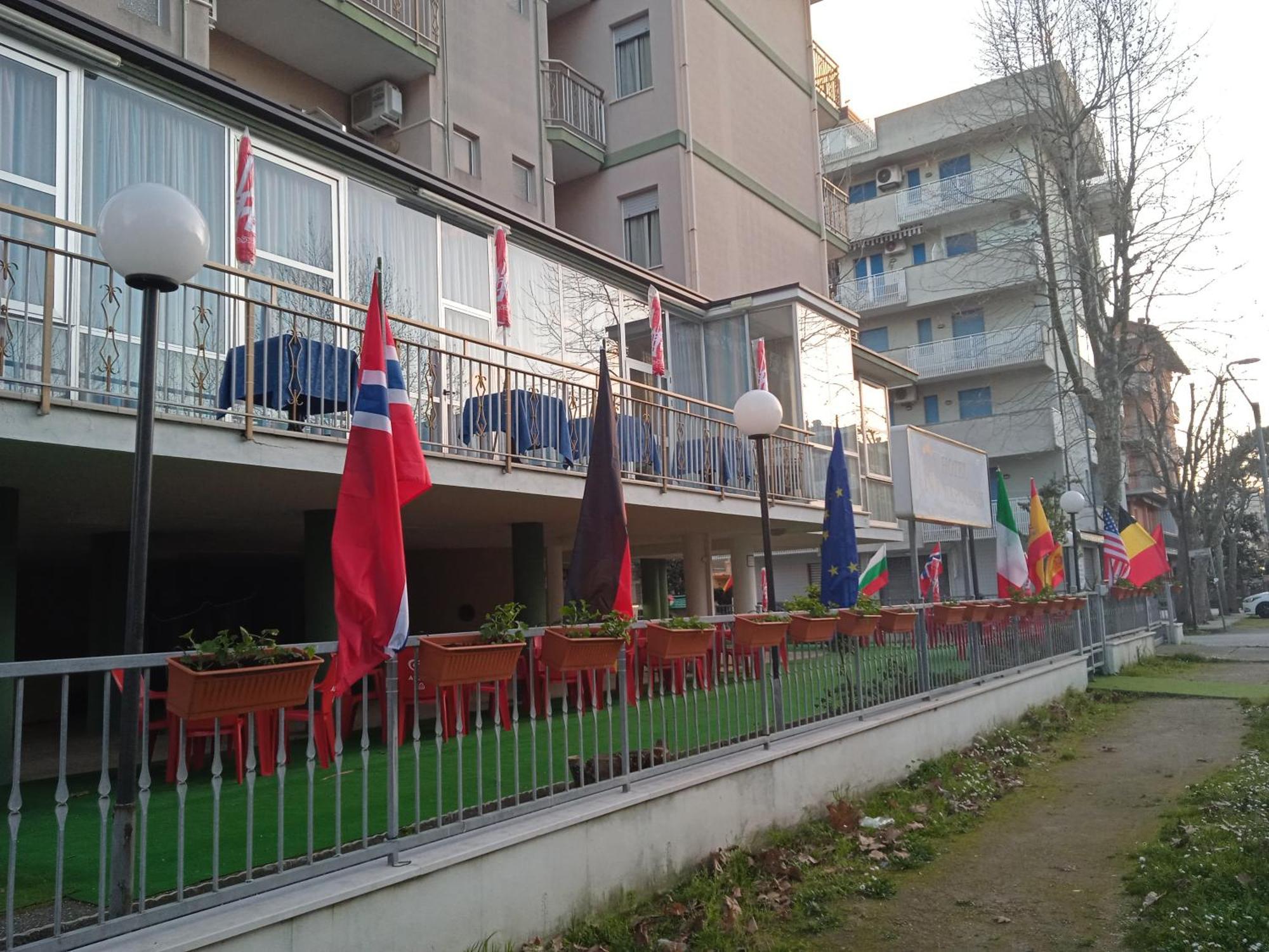 Hotel Napoleon Cesenatico Luaran gambar