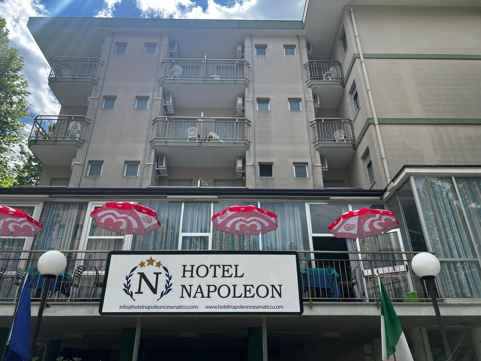 Hotel Napoleon Cesenatico Luaran gambar