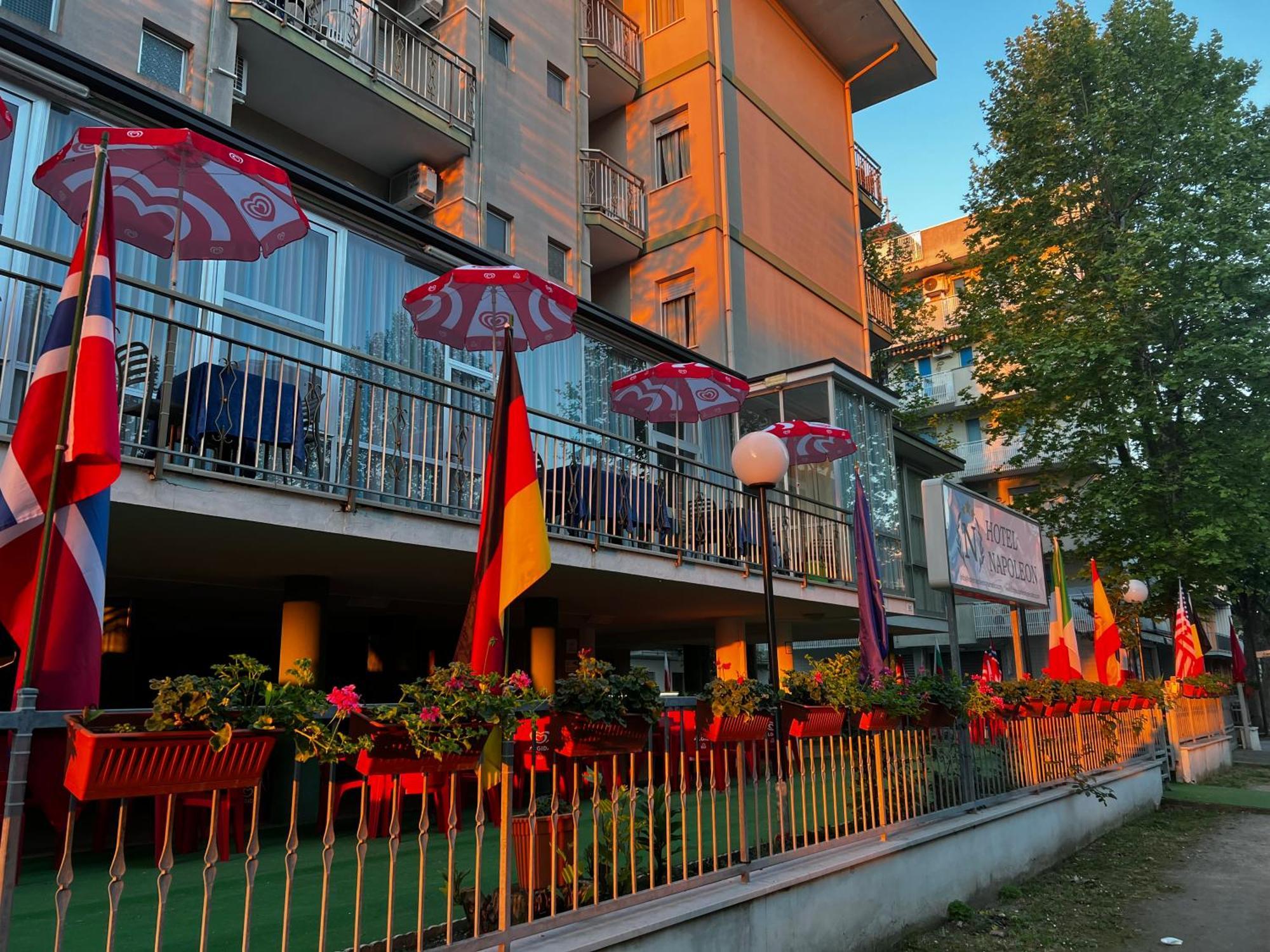 Hotel Napoleon Cesenatico Luaran gambar